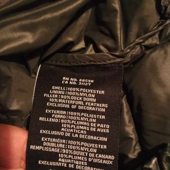 NWT DKNY Men’s Hooded Vest Jacket Puffer Sleeveless Size Small Green. - Picture 13 of 13